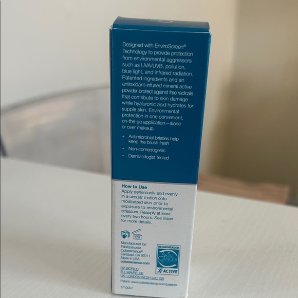 Sunforgettable Brush-On Shield SPF 50 - Blue and White. Colorescience for face - Picture 4 of 6